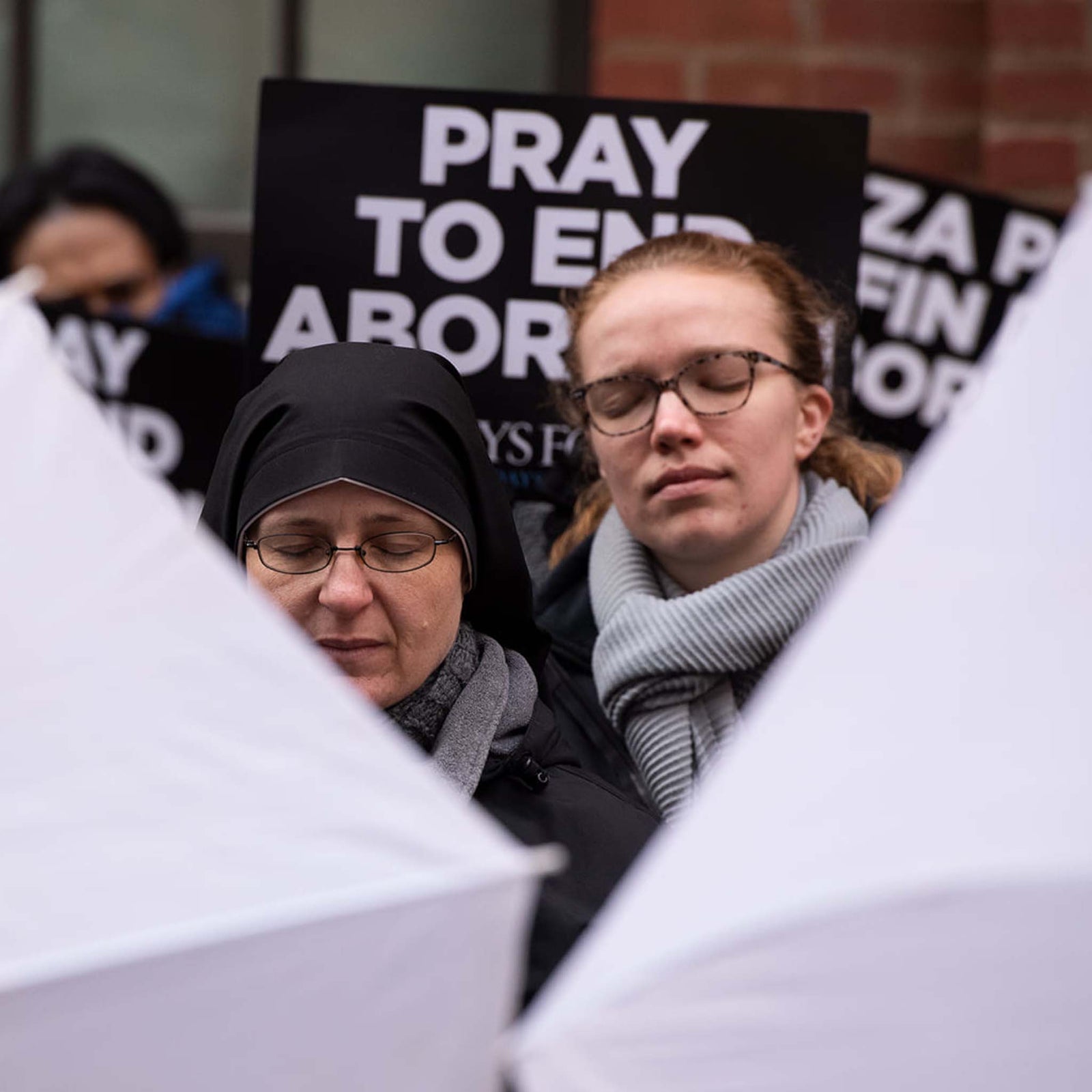 Pray To End Abortion Sign (English/Spanish)